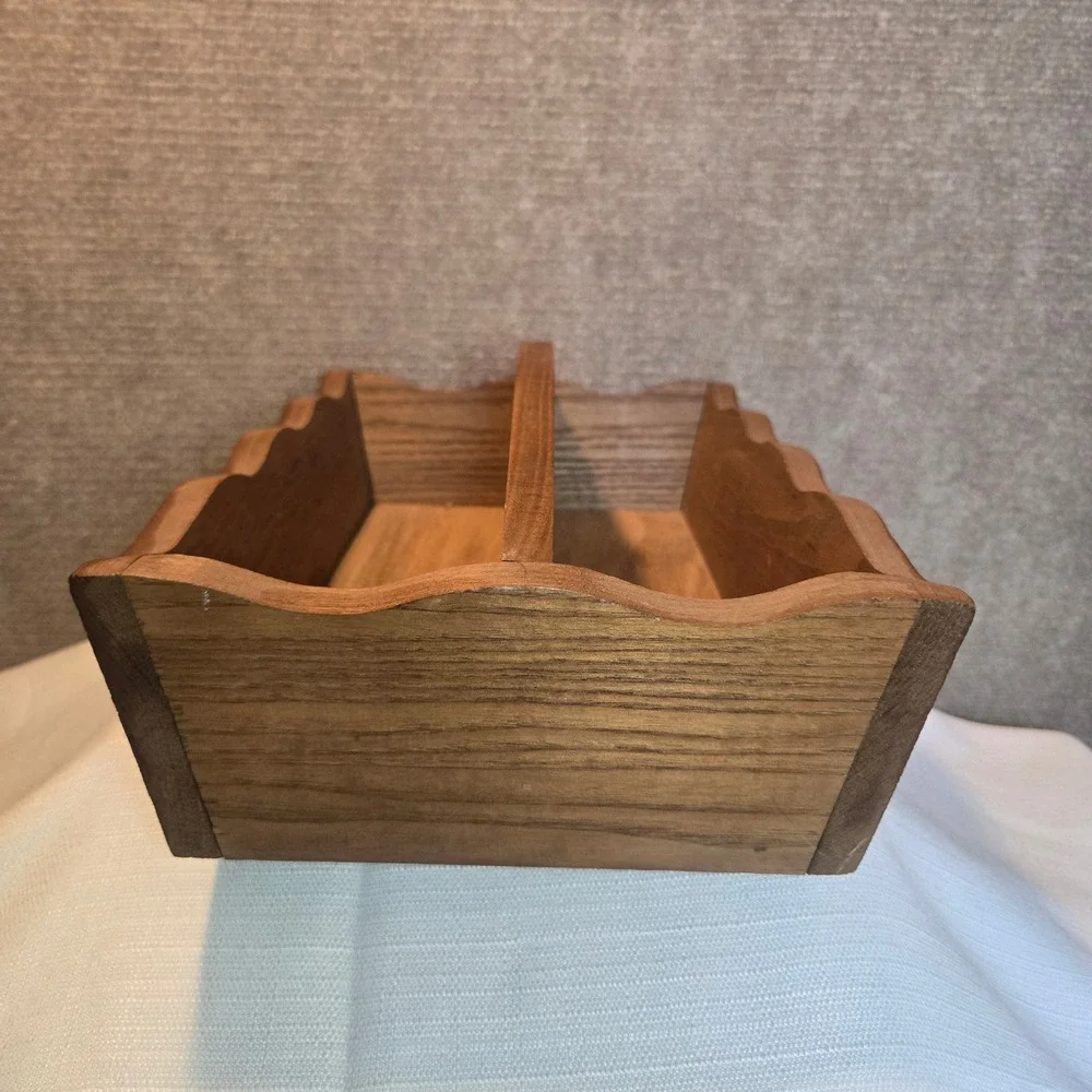 Vintage Style Wood Caddy Scalloped Edge Etched Floral Handle Organizer Box